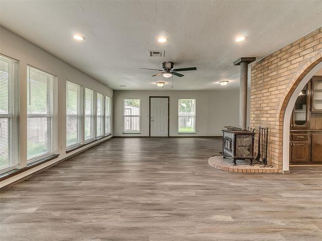 11225 NW 110th Street, Yukon, OK 73099