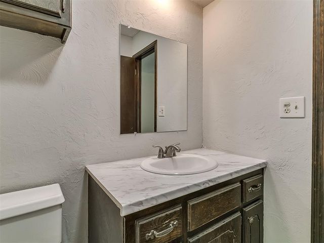 11225 NW 110th Street, Yukon, OK 73099