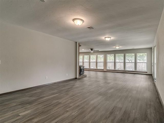 11225 NW 110th Street, Yukon, OK 73099
