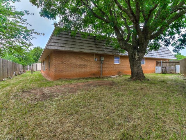11225 NW 110th Street, Yukon, OK 73099
