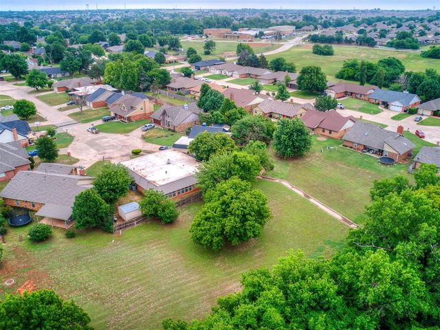 11225 NW 110th Street, Yukon, OK 73099