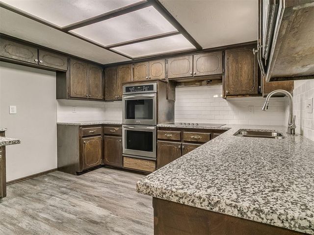 11225 NW 110th Street, Yukon, OK 73099