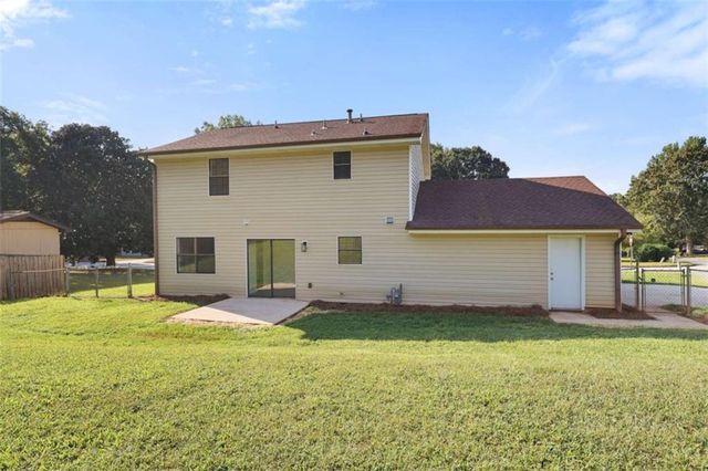 4068 Hunt Way, Rex, GA 30273