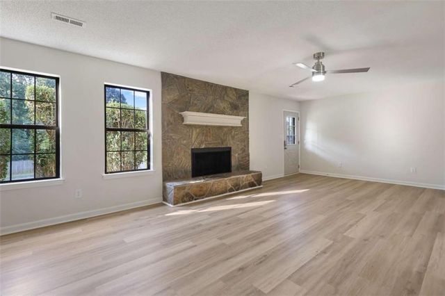 4068 Hunt Way, Rex, GA 30273