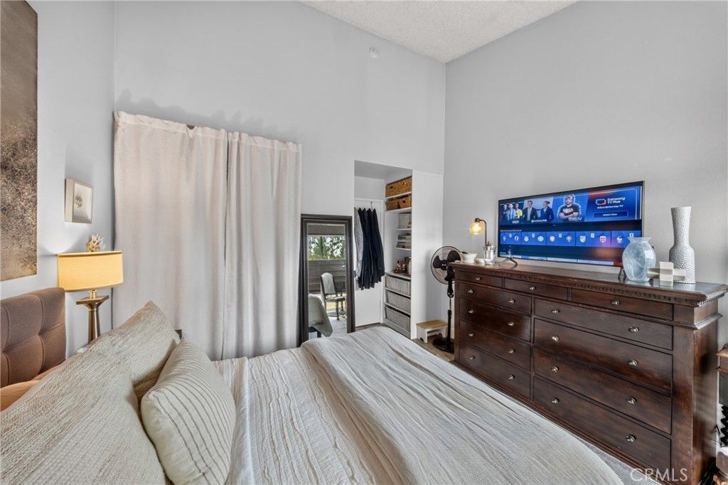 Image 12 of property listing at 800 Camino Real 302, Redondo Beach, CA 90277