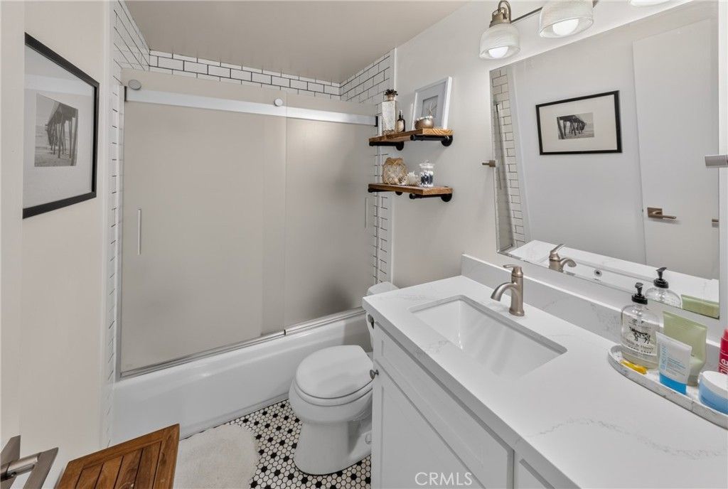 Image 17 of property listing at 800 Camino Real 302, Redondo Beach, CA 90277