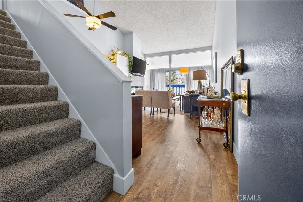 Image 2 of property listing at 800 Camino Real 302, Redondo Beach, CA 90277