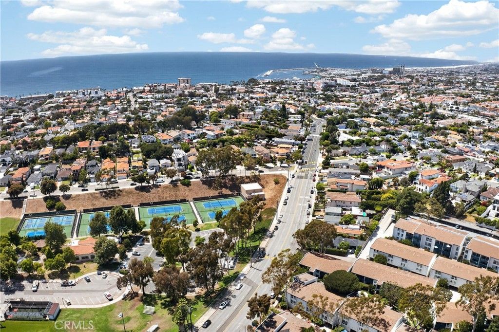 Image 23 of property listing at 800 Camino Real 302, Redondo Beach, CA 90277