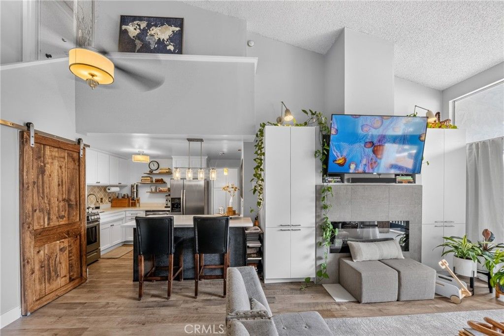 Image 4 of property listing at 800 Camino Real 302, Redondo Beach, CA 90277