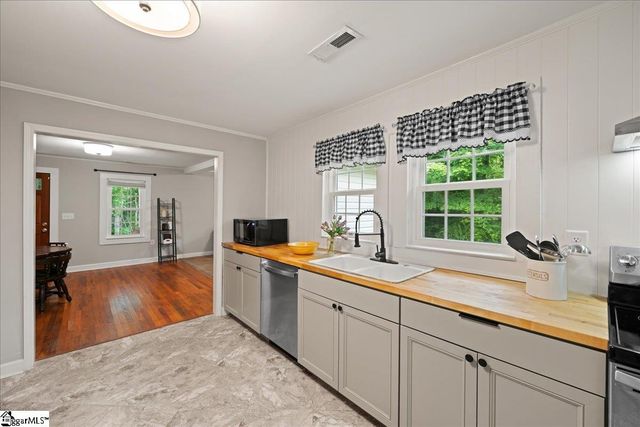 174 Holliday Road, Six Mile, SC 29682