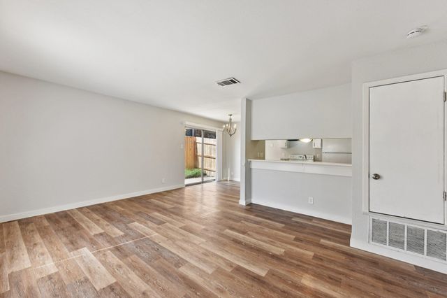 1210 Southport DR, Austin, TX 78704