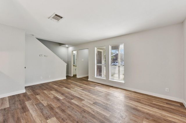 1210 Southport DR, Austin, TX 78704