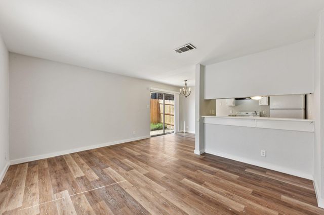 1210 Southport DR, Austin, TX 78704