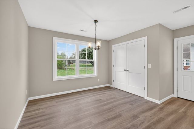 702 Adams Drive, Shelbyville, TN 37160