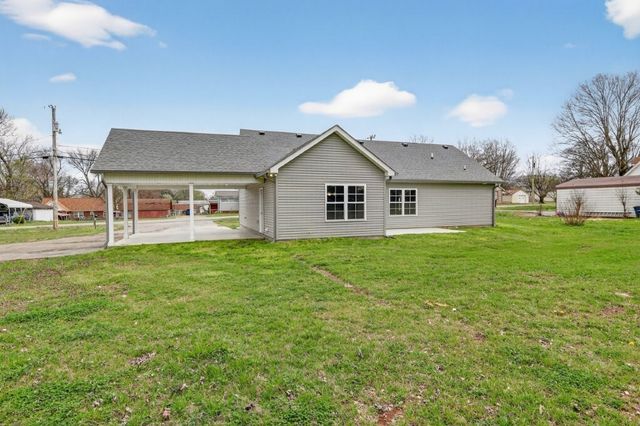 702 Adams Drive, Shelbyville, TN 37160