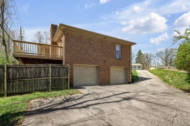 1112 Pepperhill Circle, Lexington, KY 40502