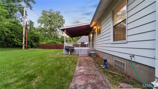 1805 Shardell Drive, St Louis, MO 63138
