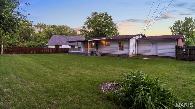 1805 Shardell Drive, St Louis, MO 63138