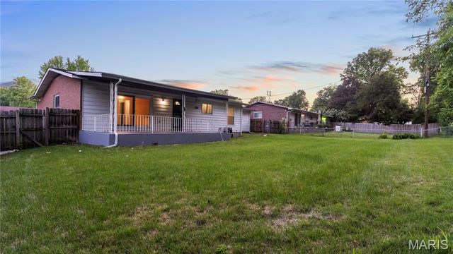 1805 Shardell Drive, St Louis, MO 63138