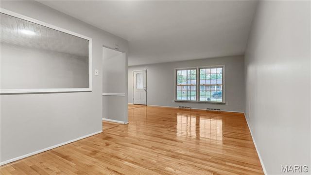 1805 Shardell Drive, St Louis, MO 63138