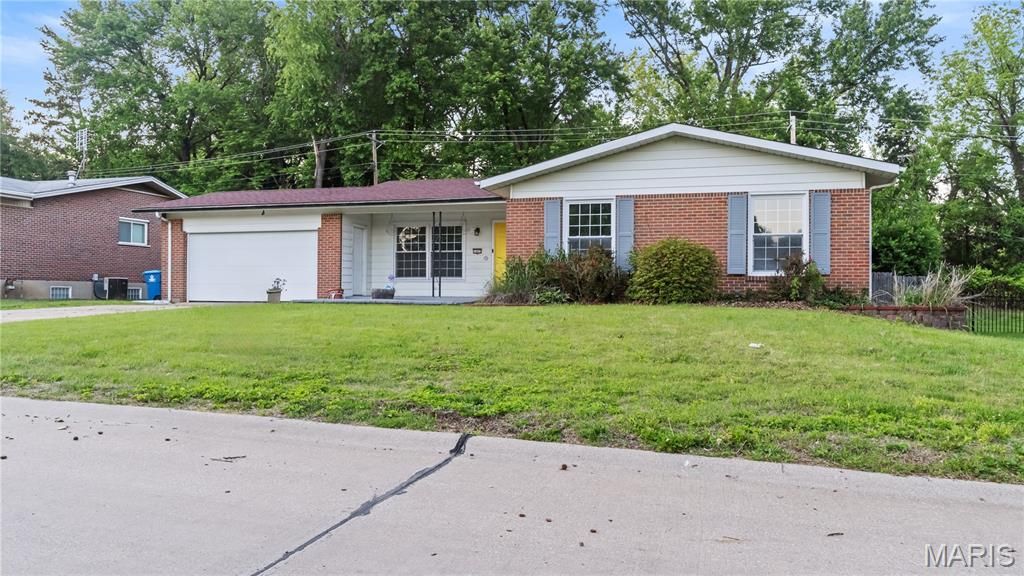 1805 Shardell Drive, St Louis, MO 63138
