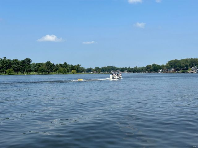 3342 N Shore Acres Court, Monticello, IN 47960