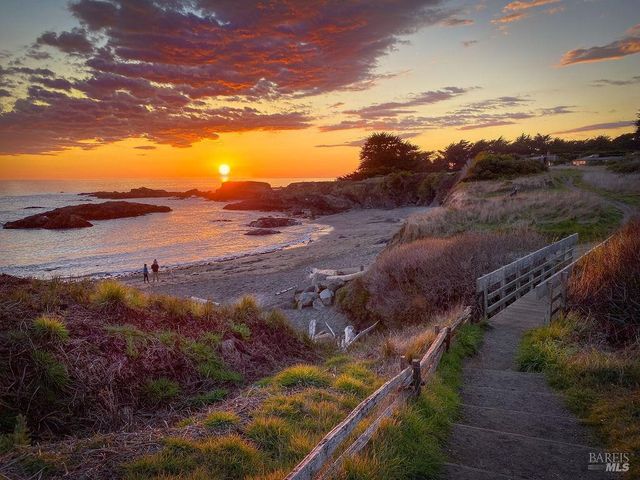 39574 Leeward Rd, The Sea Ranch, CA 95497