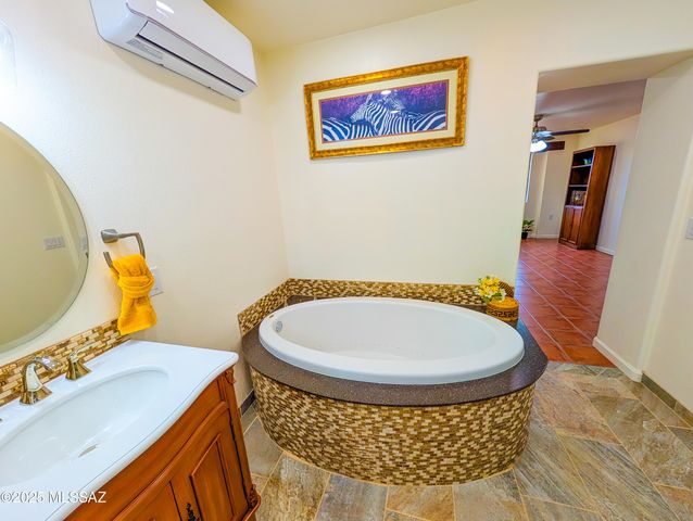 25 E Rudasill Road, Tucson, AZ 85704