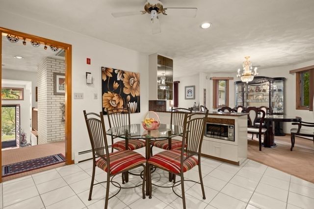 5 Lee Ave, Burlington, MA 01803