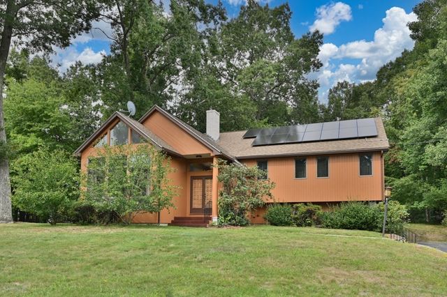 5 Lee Ave, Burlington, MA 01803