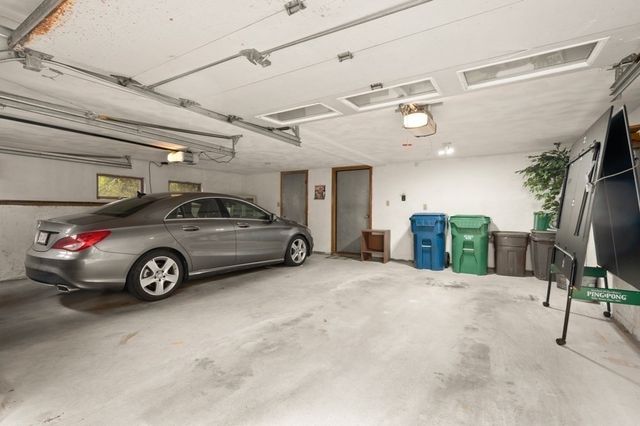 5 Lee Ave, Burlington, MA 01803