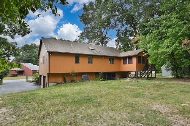 5 Lee Ave, Burlington, MA 01803