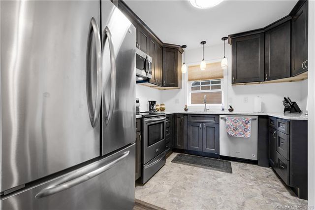 1 Alicia Lane B, Middletown, CT 06457