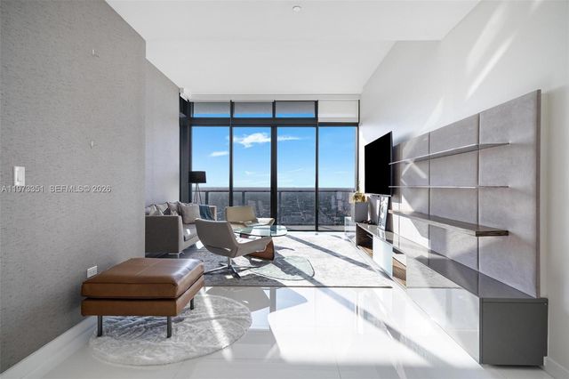 88 SW 7th St 4203, Miami, FL 33130