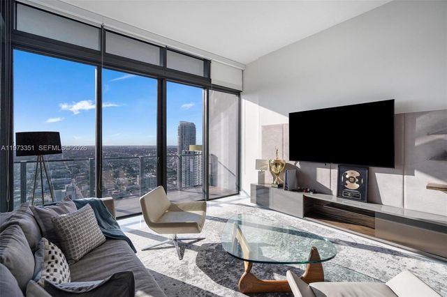 88 SW 7th St 4203, Miami, FL 33130