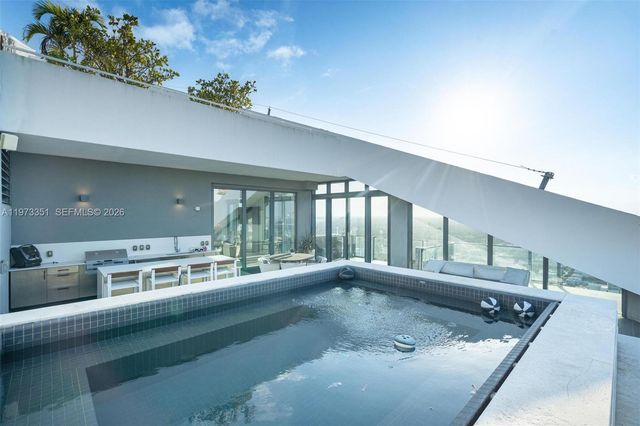 88 SW 7th St 4203, Miami, FL 33130