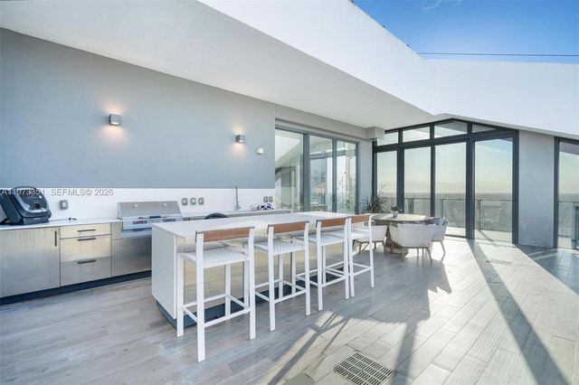 88 SW 7th St 4203, Miami, FL 33130