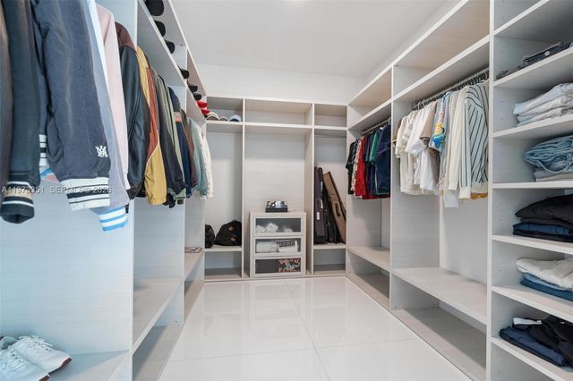 88 SW 7th St 4203, Miami, FL 33130