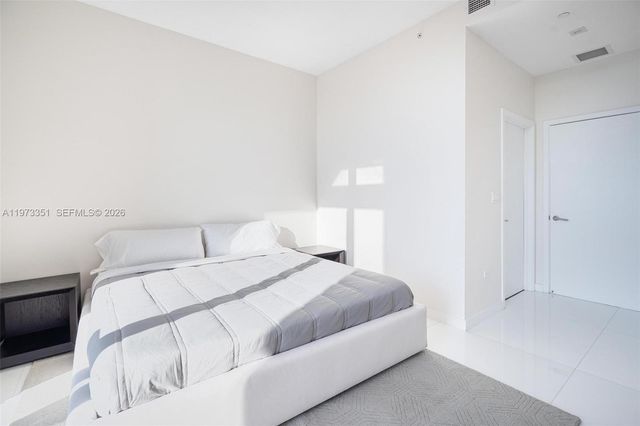 88 SW 7th St 4203, Miami, FL 33130