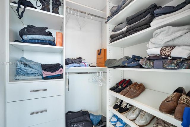 88 SW 7th St 4203, Miami, FL 33130