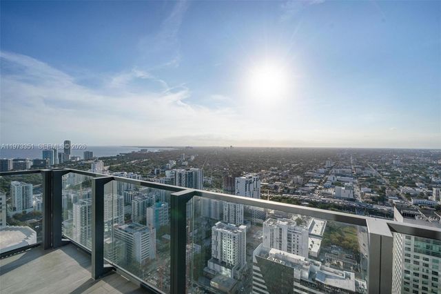 88 SW 7th St 4203, Miami, FL 33130