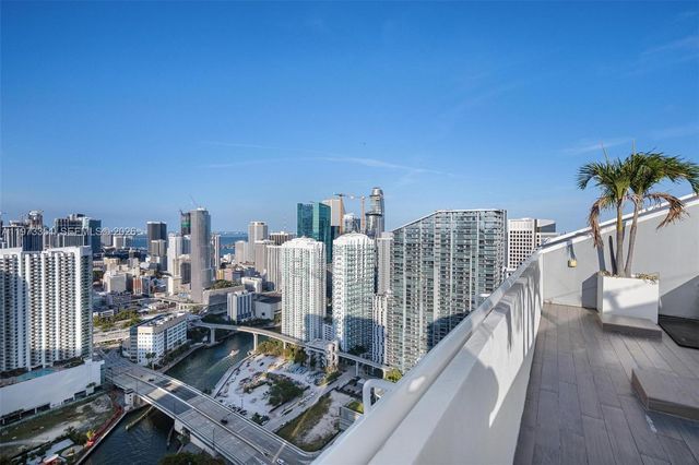 88 SW 7th St 4203, Miami, FL 33130