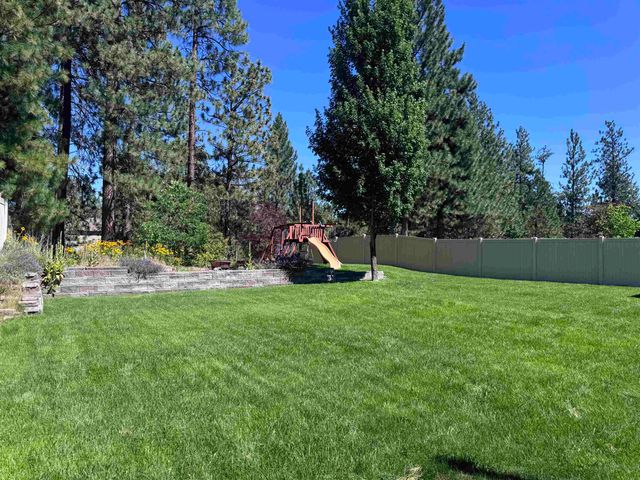 8710 N Rosebury Ln, Spokane, WA 99208