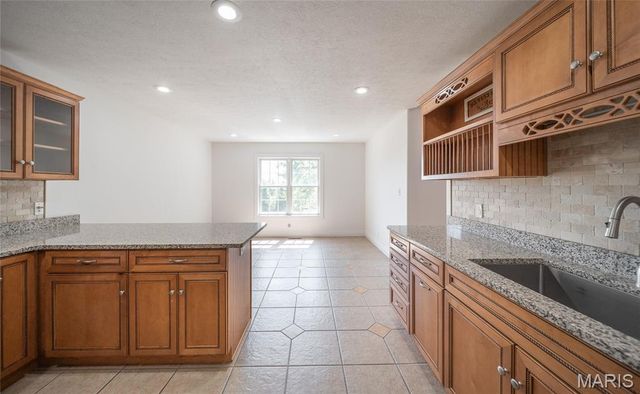 100 Walnut Court, St Robert, MO 65584