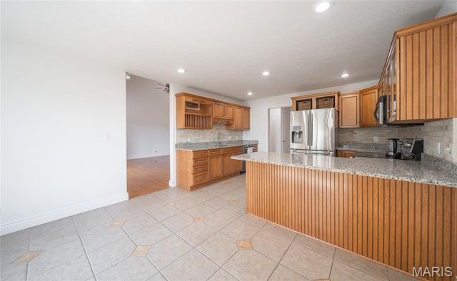 100 Walnut Court, St Robert, MO 65584