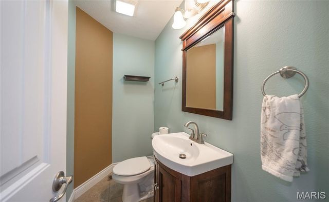 100 Walnut Court, St Robert, MO 65584