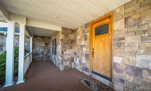 100 Walnut Court, St Robert, MO 65584