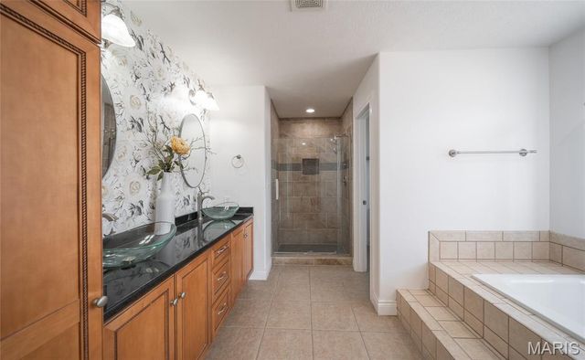 100 Walnut Court, St Robert, MO 65584