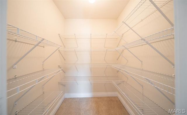 100 Walnut Court, St Robert, MO 65584