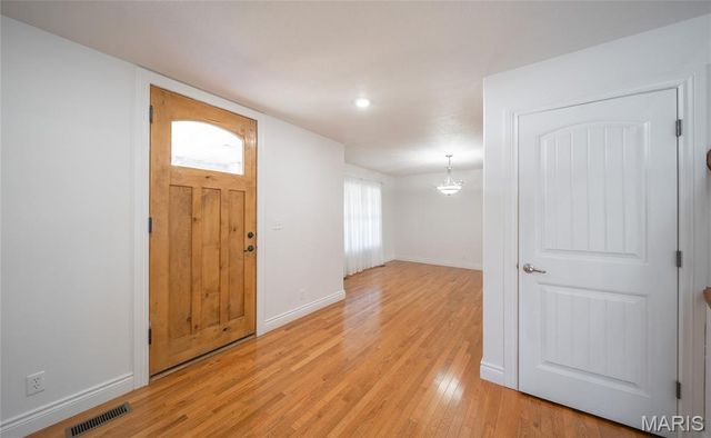 100 Walnut Court, St Robert, MO 65584